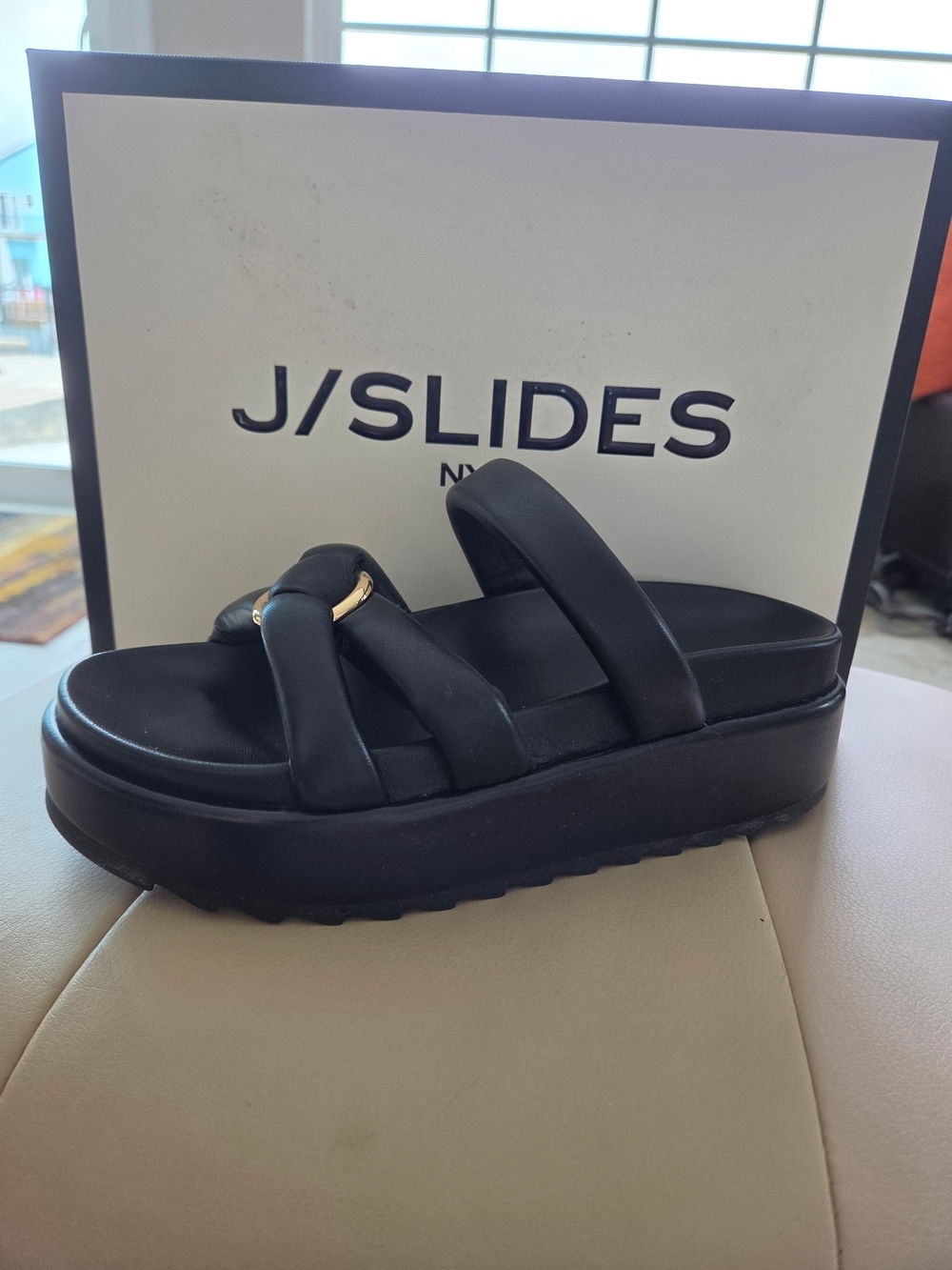 J Slides NY Women’s Black Platform Leathee Slide Sandals w Gold Accent SZ 7 NWB - Picture 4 of 4